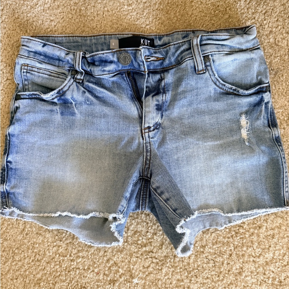 Kut from the Kloth Women's Frayed Hem Jean Shorts - Light Blue